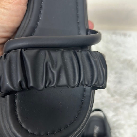 Black Sandals - Picture 6 of 9